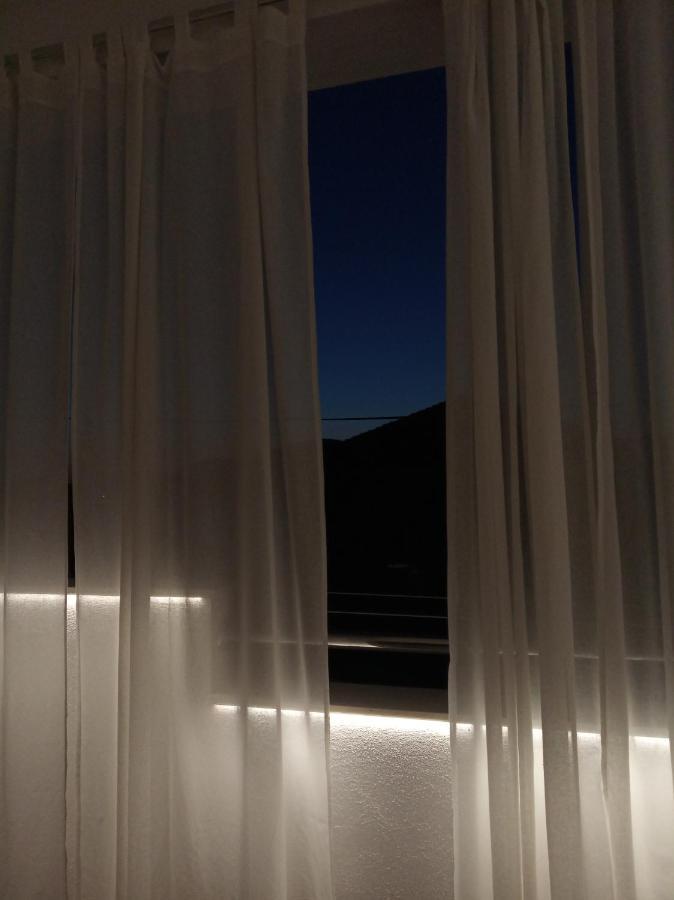 Apartman Mijic โตรกีร์ ภายนอก รูปภาพ