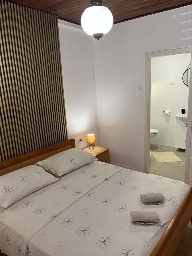 Apartman Mijic โตรกีร์ ภายนอก รูปภาพ