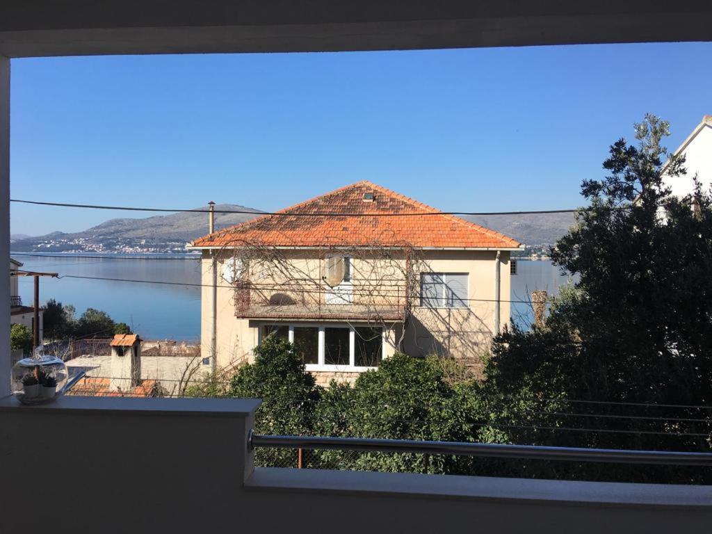 Apartman Mijic โตรกีร์ ภายนอก รูปภาพ