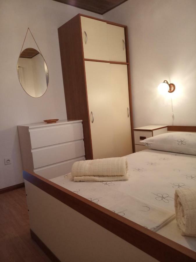 Apartman Mijic โตรกีร์ ภายนอก รูปภาพ