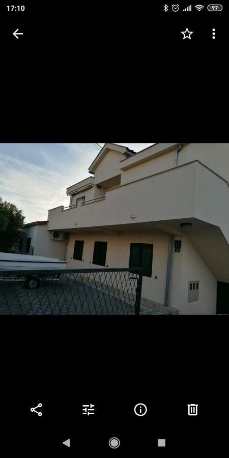 Apartman Mijic โตรกีร์ ภายนอก รูปภาพ