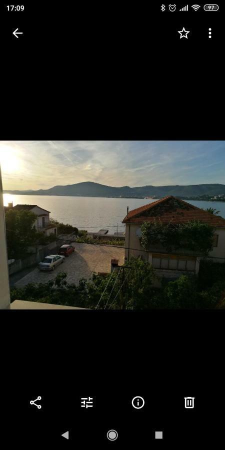 Apartman Mijic โตรกีร์ ภายนอก รูปภาพ